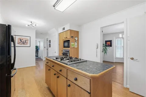 $589,000 | 1204 West 69th Street, Kansas City, MO 64113