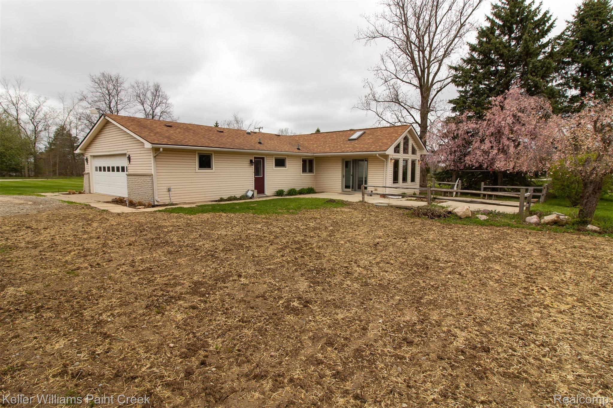 8950 Hickory Ridge Road Holly, MI 48442 - Photo 35 of 49 HickoryRidgeRd_8950_Back_12.jpg