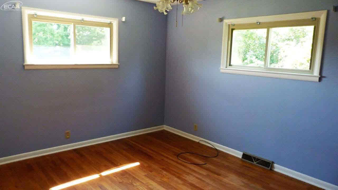 1328 Reid Road Flint, MI 48507 - Photo 13 of 27 21166541-12.JPG