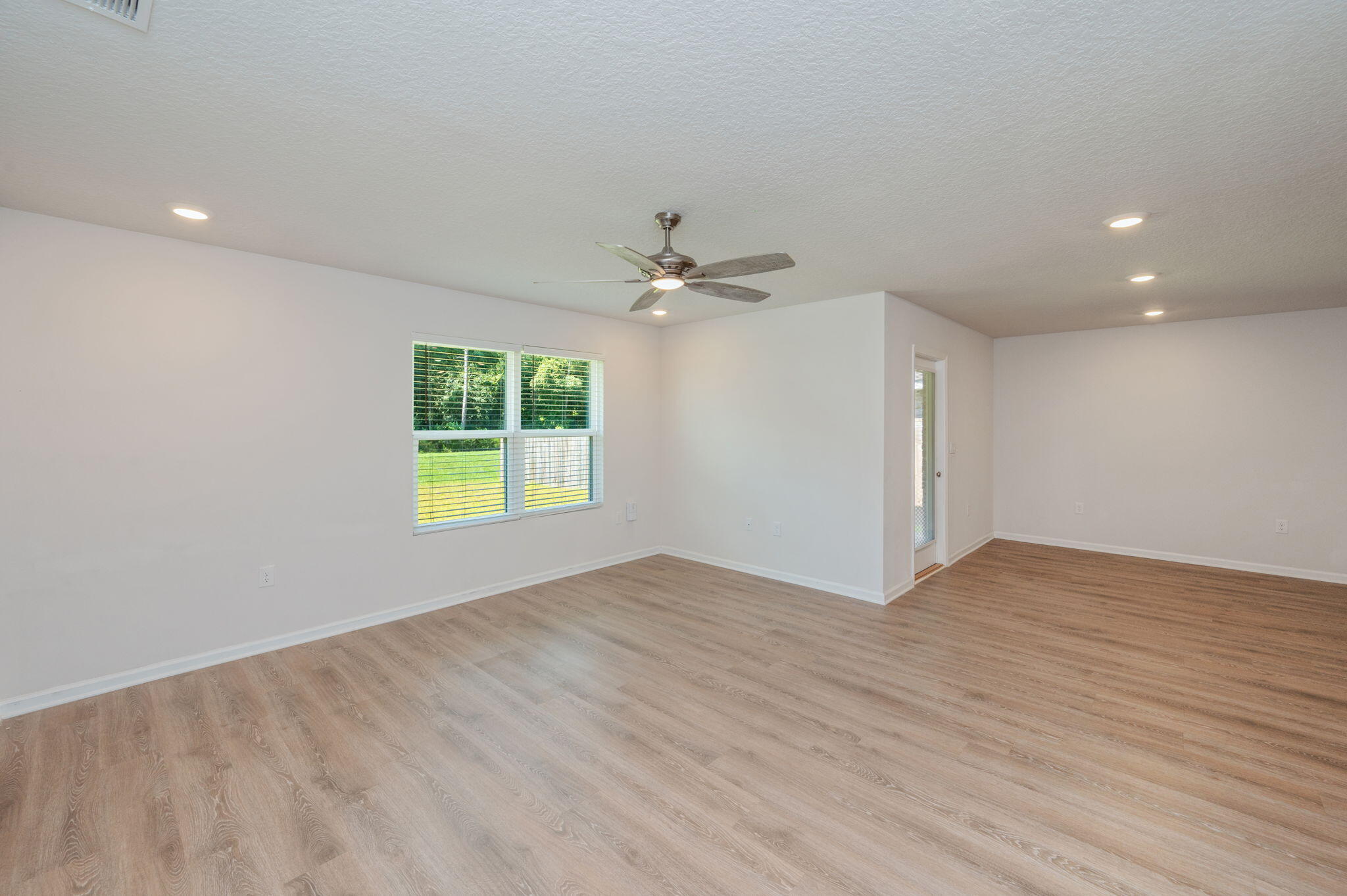 2837 Patriots Rdg Drive Crestview, FL 32539 - Photo 9 of 43 9-web-or-mls-2837-patriot-ridge-dr