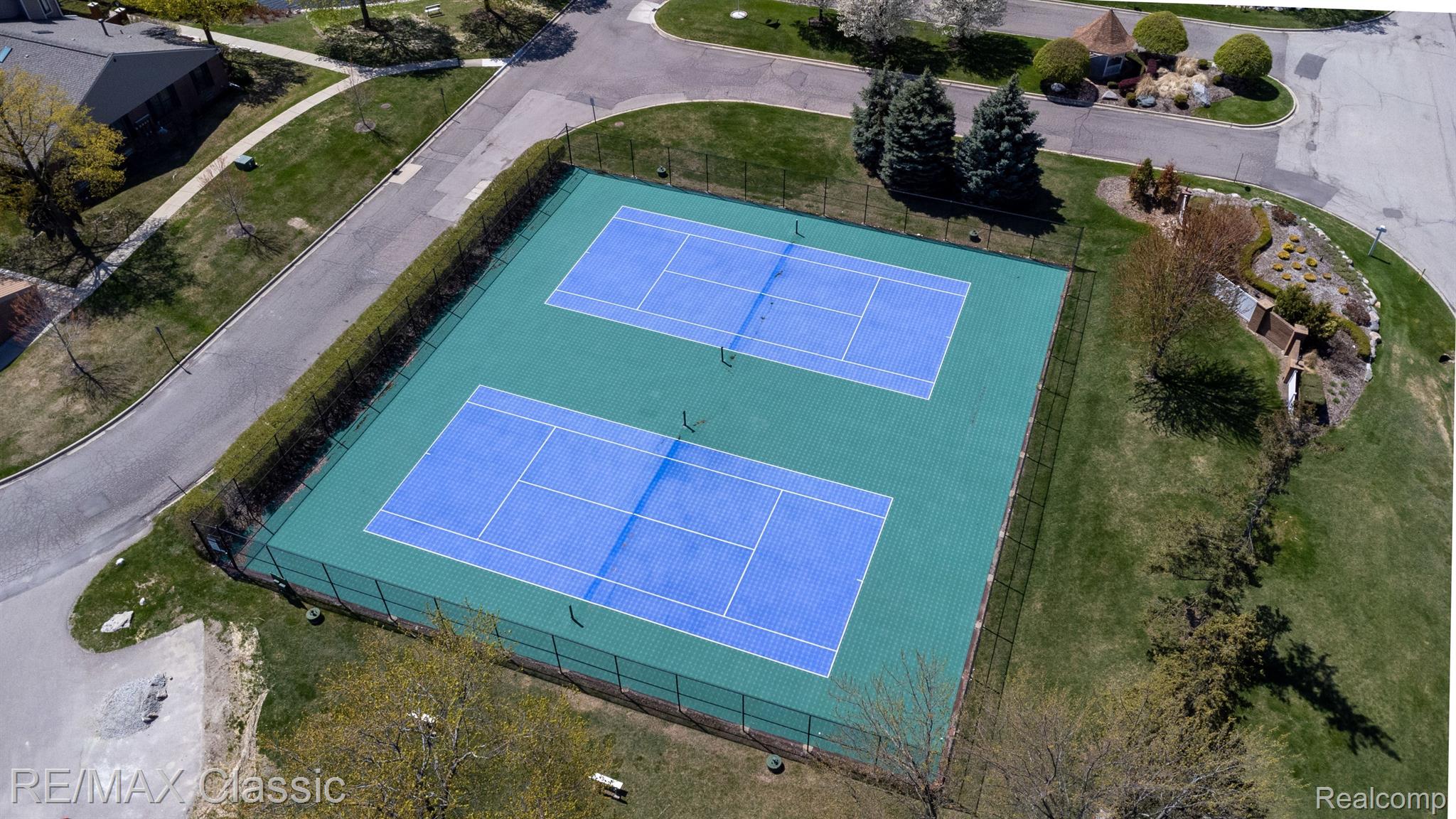 22068 Edgewater, Unit 140 Novi, MI 48375 - Photo 63 of 72 Aerial tennis view