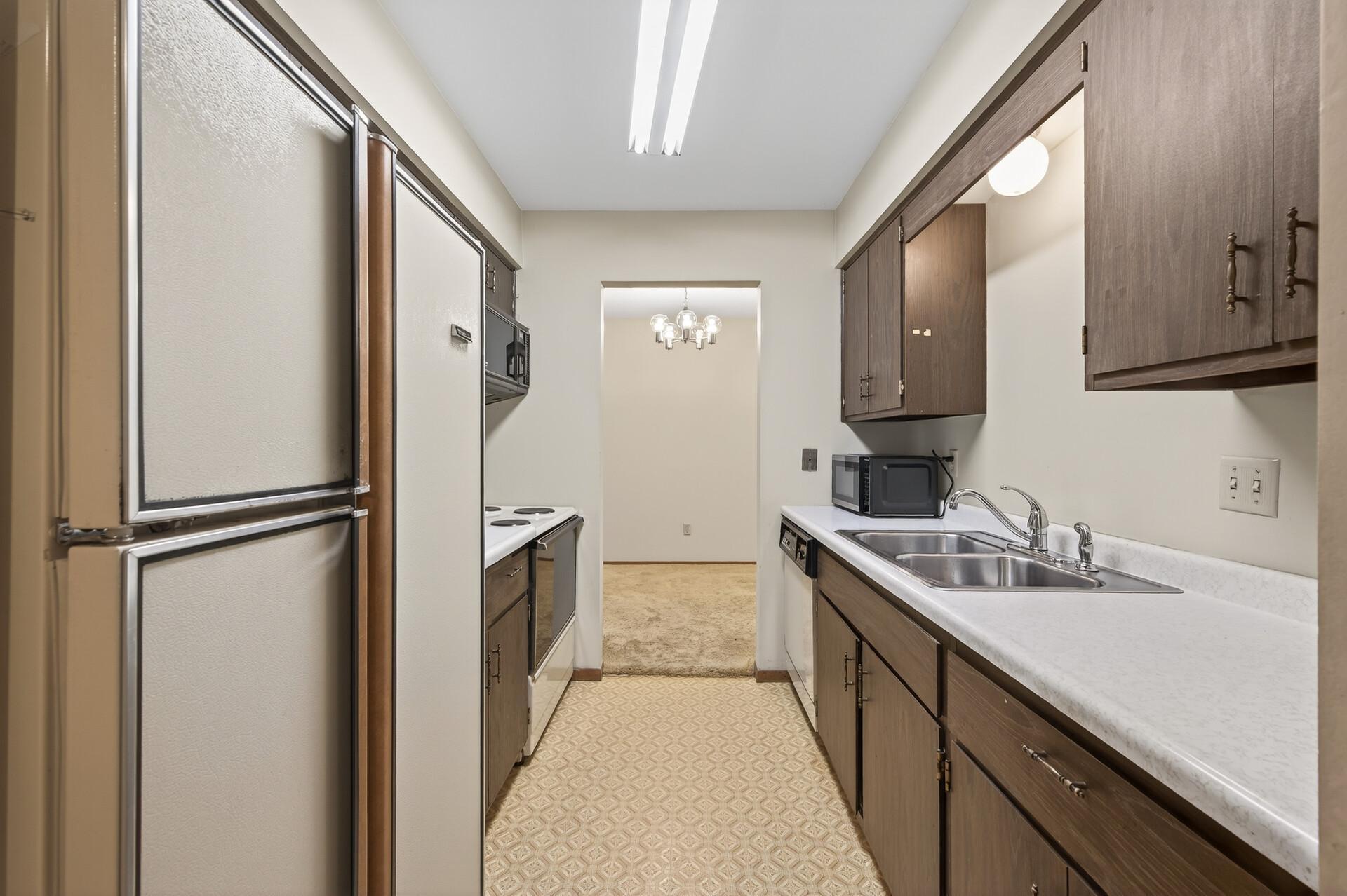 2220 Midland Grove Road, Unit 304 Roseville, MN 55113 - Photo 12 of 30