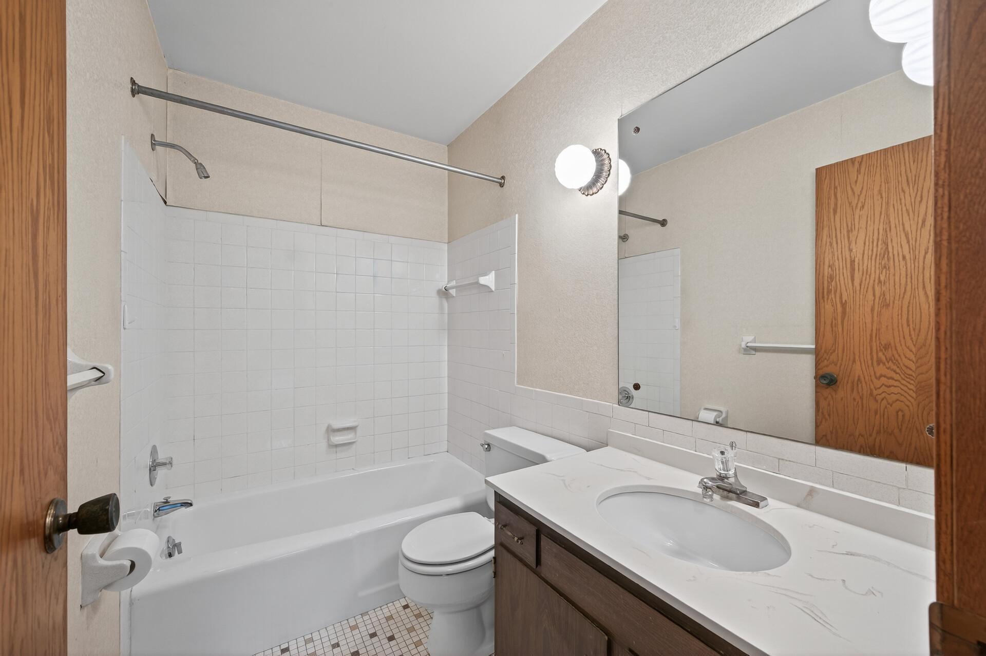 2220 Midland Grove Road, Unit 304 Roseville, MN 55113 - Photo 20 of 30