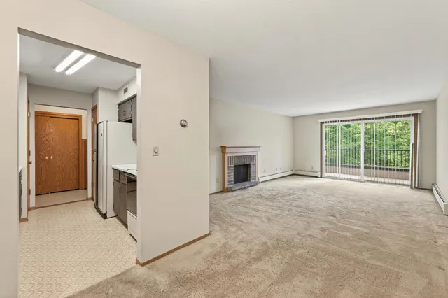 $129,900 | 2220 Midland Grove Road, Unit 304, Roseville, MN 55113