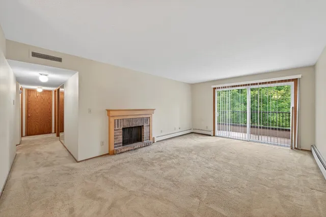 $129,900 | 2220 Midland Grove Road, Unit 304, Roseville, MN 55113