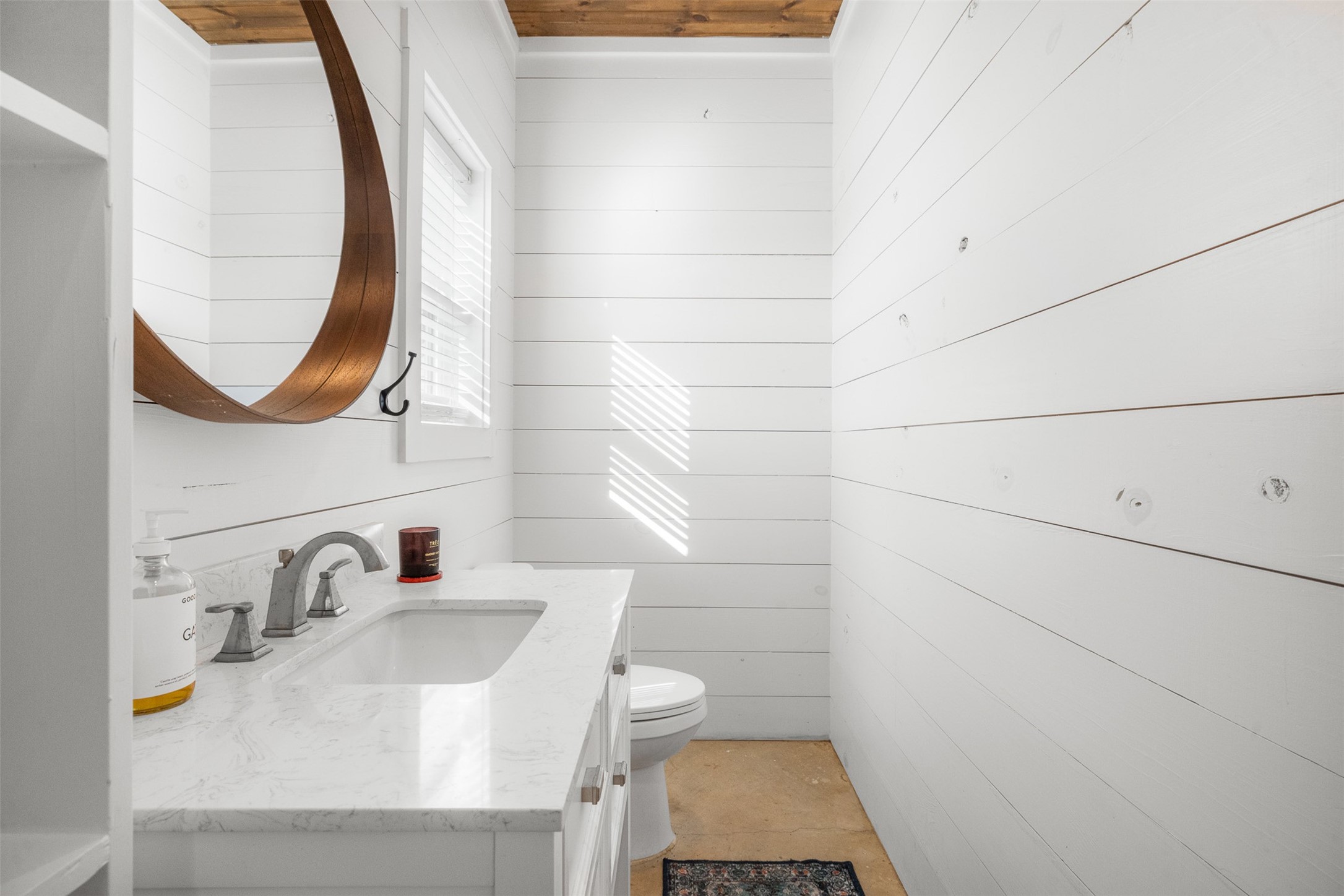2134 Carter Road Bellville, TX 77418 - Photo 33 of 38 a bathroom with a sink and a mirror