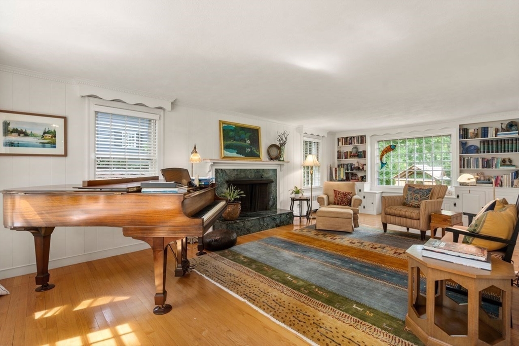 11 Nantucket Road Wellesley, MA 02481 - Photo 5 of 23
