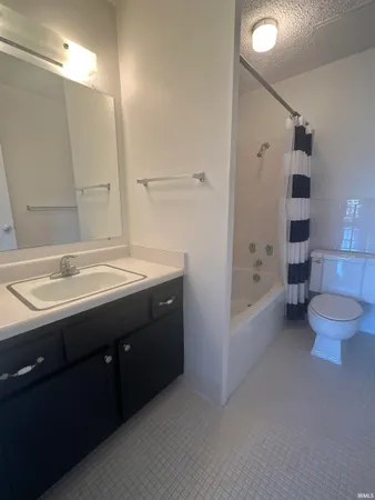 $1,600 | 1100 Erie Avenue, Unit 802, Evansville, IN 47715