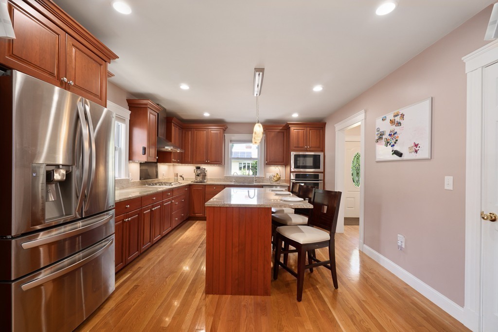 2 Bates Road, Unit 2 Winchester, MA 01890 - Photo 5 of 33 Gallery Image 5