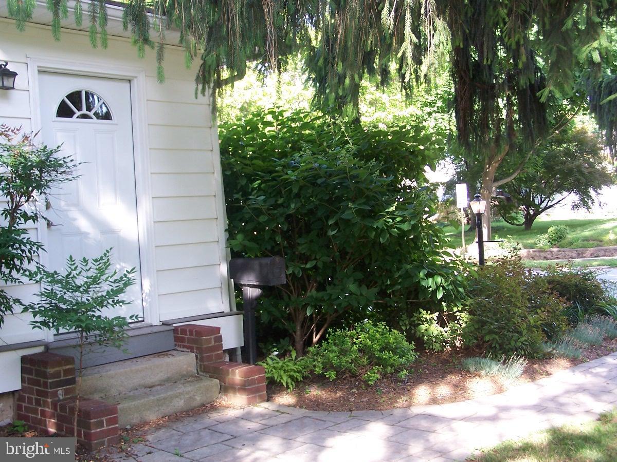 415 Washington Street Spring City, PA 19475 - Photo 6 of 37
