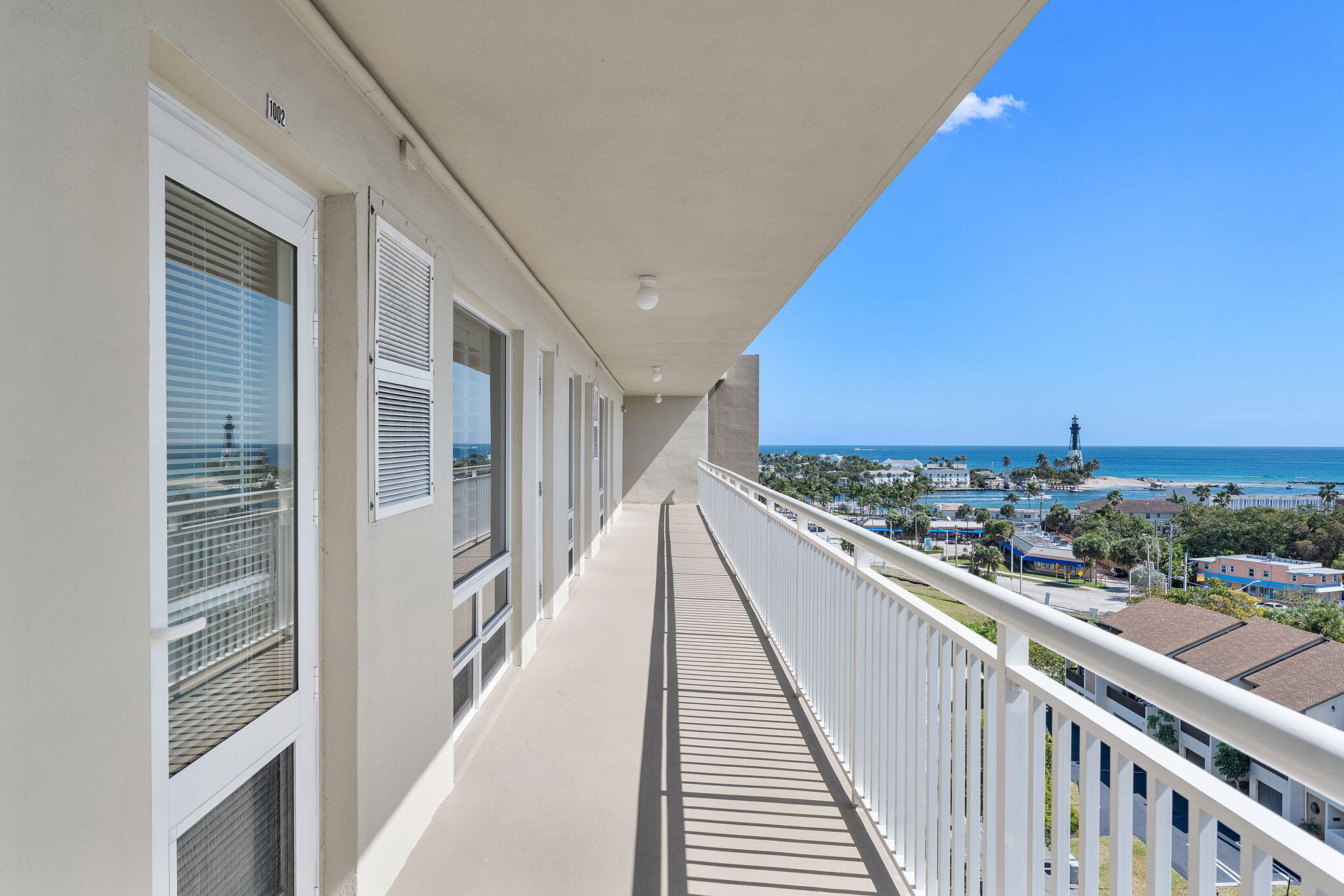 2611 North Riverside Drive, Unit 1002 Pompano Beach, FL 33062 - Photo 4 of 40 Walkway