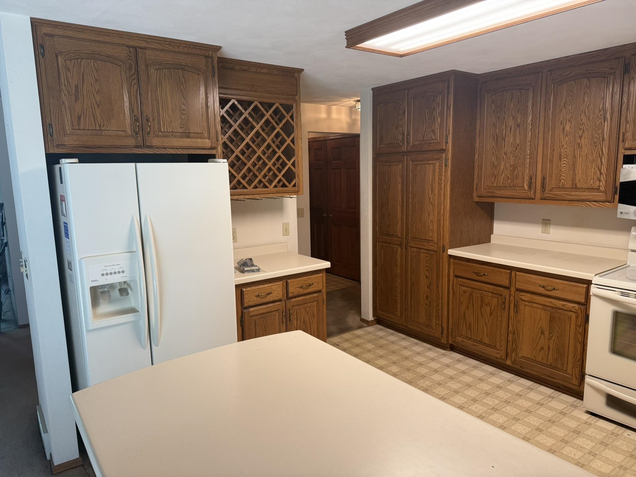 1864 Imperial Road Oshkosh, WI 54904 - Photo 3 of 21