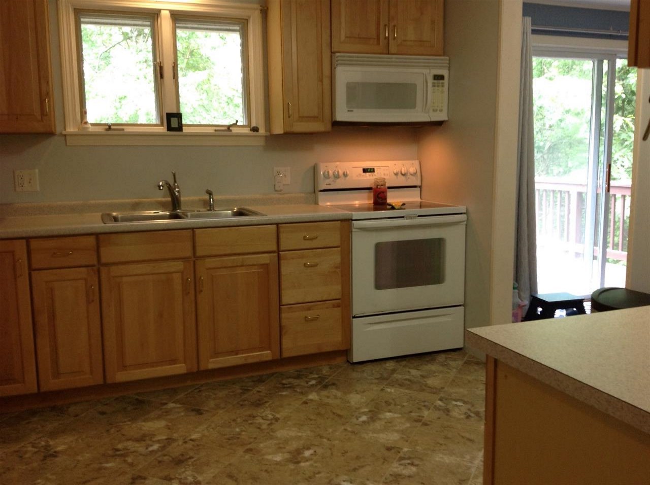 16 Hazel Wood Road Hudson, NH 03051 - Photo 6 of 15 Gallery Image 6