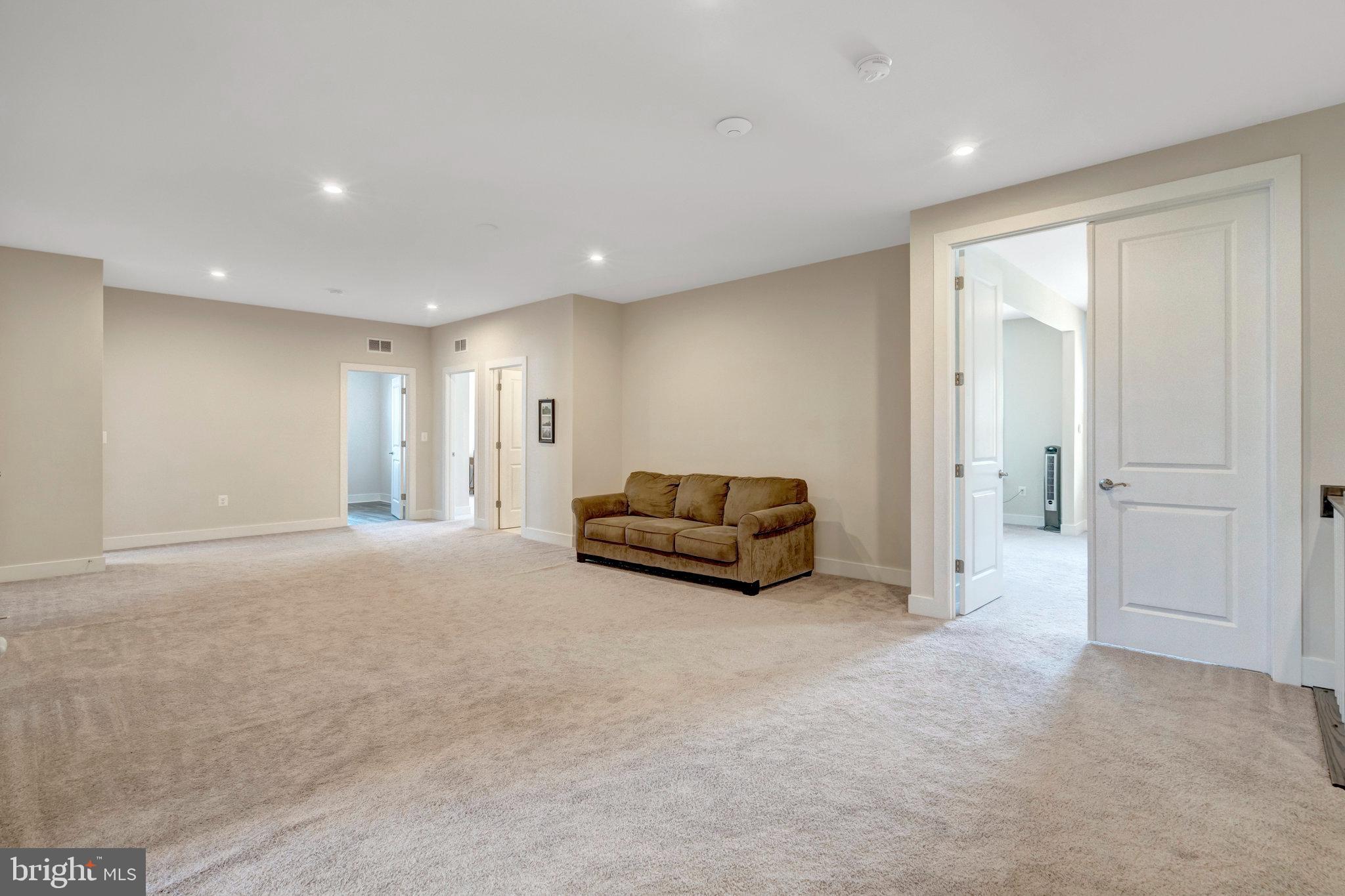 7386 Sugar Magnolia Loop Gainesville, VA 20155 - Photo 36 of 78 Upstiars Landing area