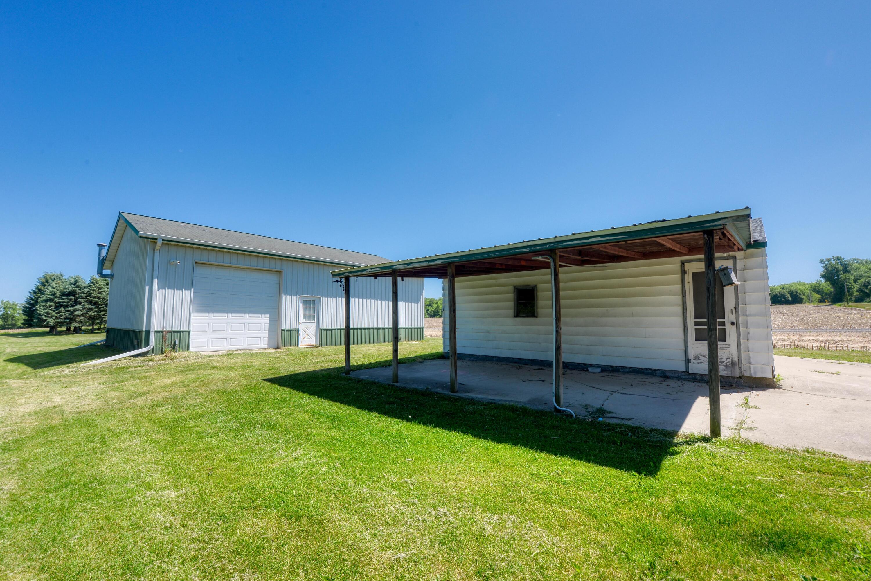 761 Warren Woods Road Galien, MI 49113 - Photo 3 of 36 DSC_6895
