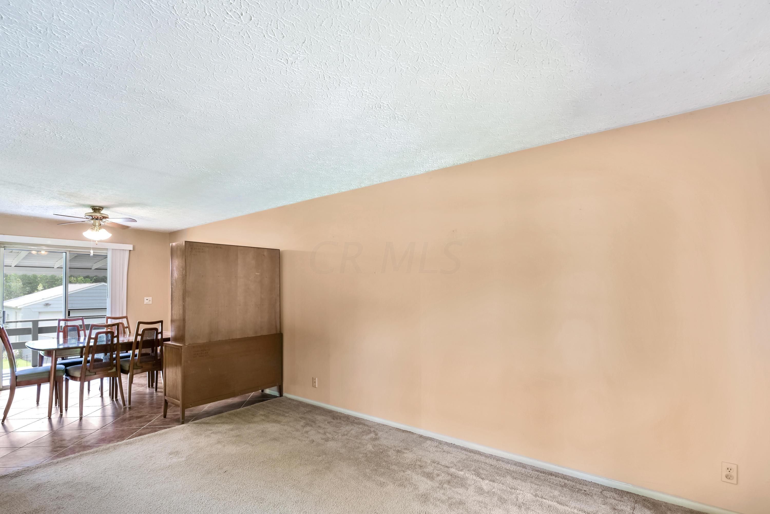187 Regents Road Columbus, OH 43230 - Photo 4 of 32