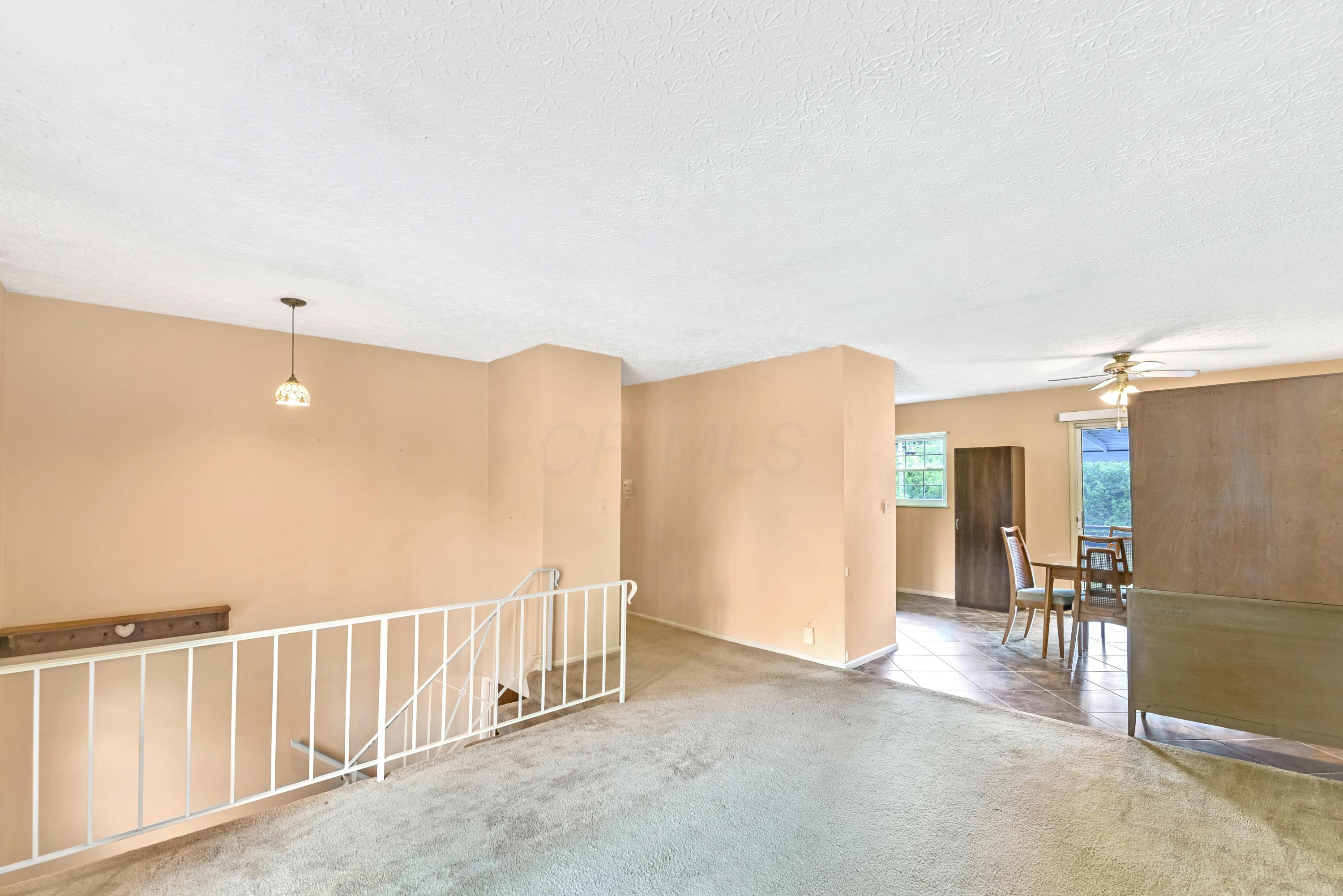 187 Regents Road Columbus, OH 43230 - Photo 6 of 32