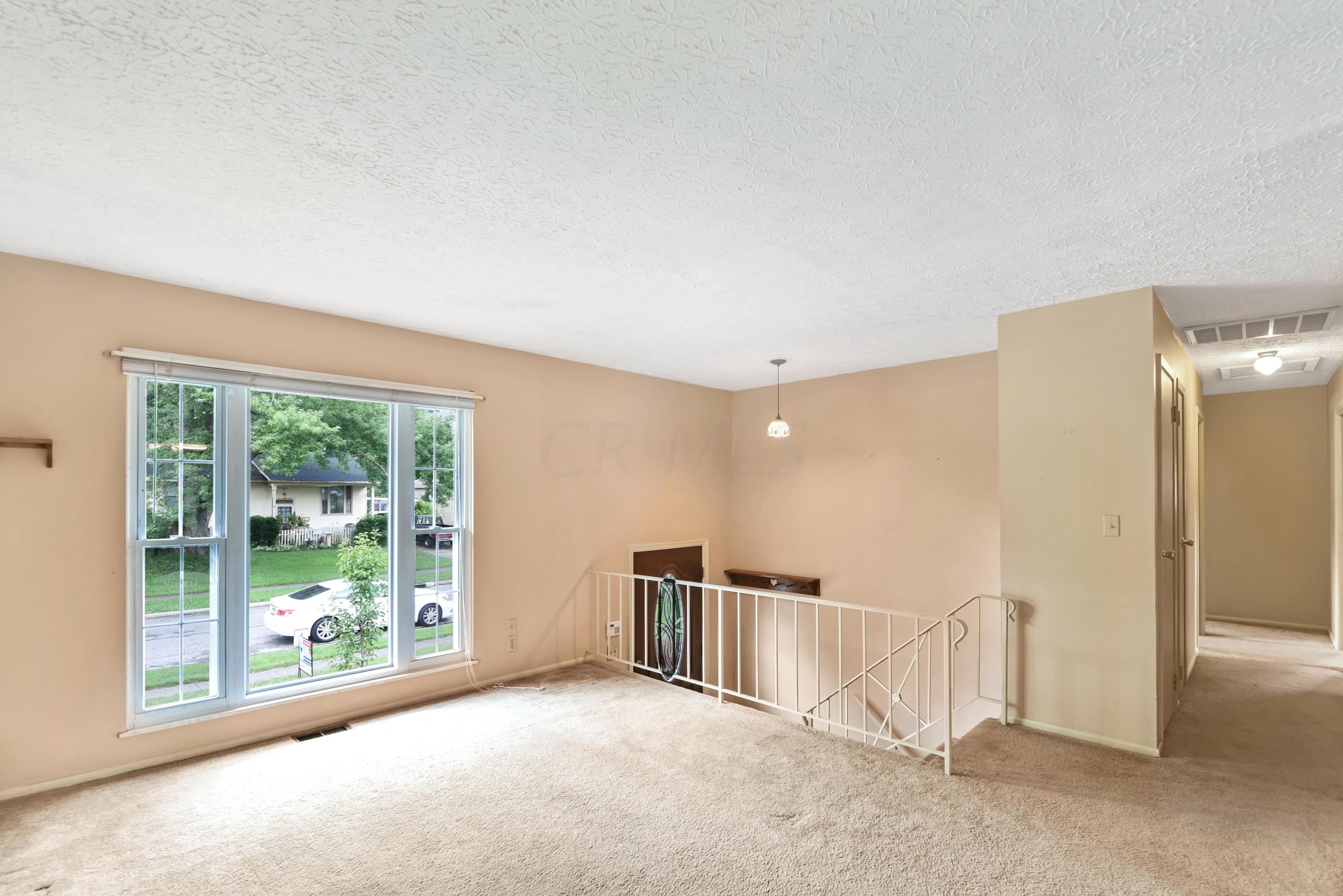 187 Regents Road Columbus, OH 43230 - Photo 7 of 32