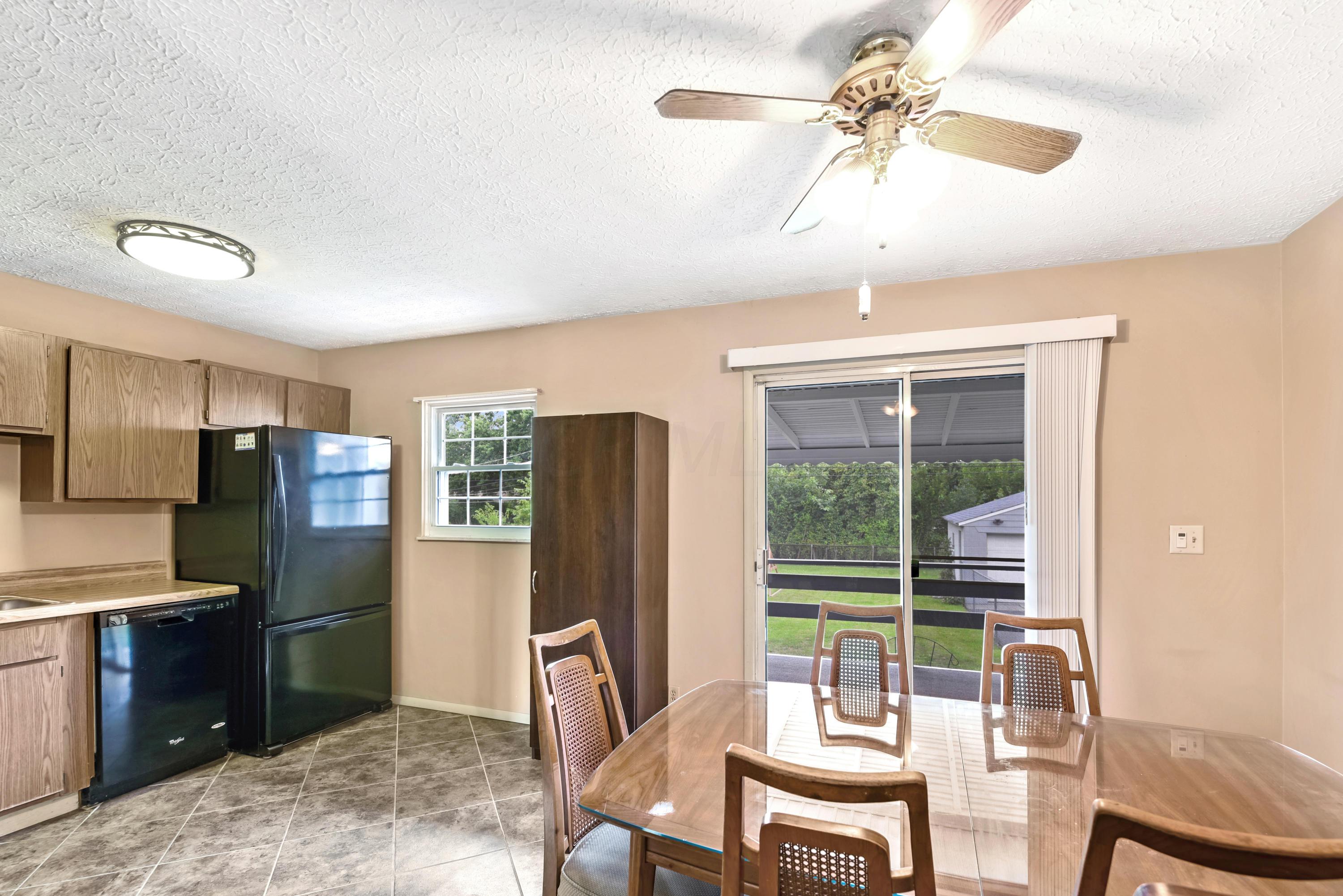187 Regents Road Columbus, OH 43230 - Photo 8 of 32