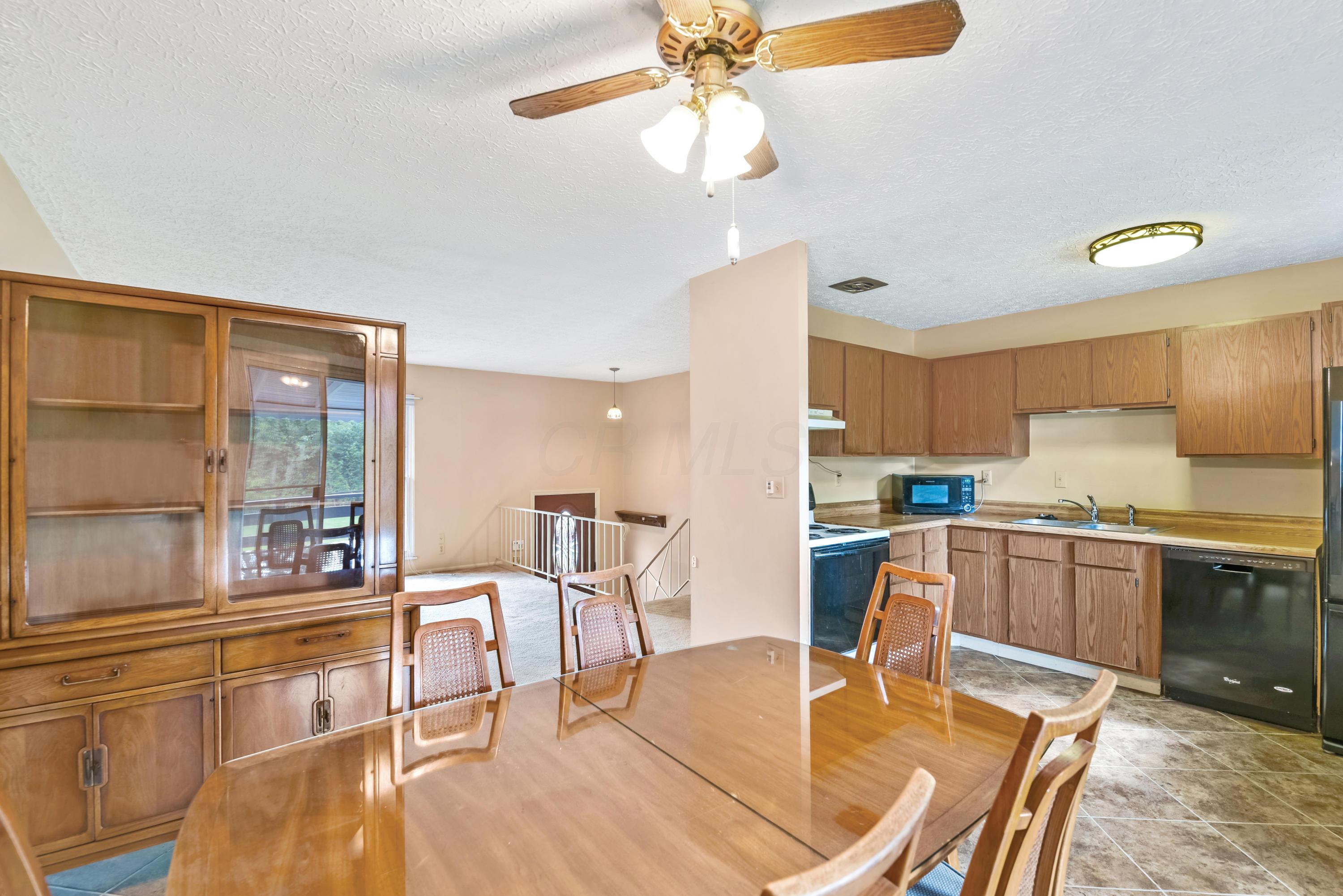 187 Regents Road Columbus, OH 43230 - Photo 10 of 32