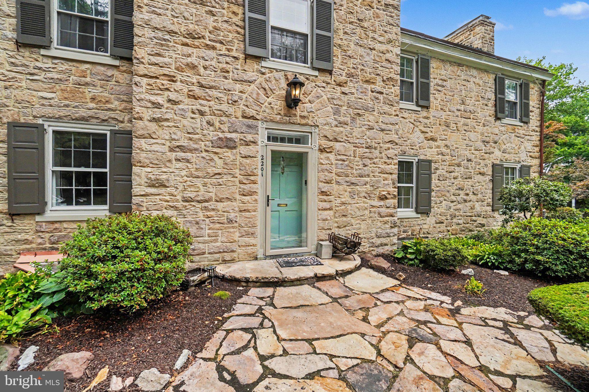 2201 Bellevue Road Harrisburg, PA 17104 - Photo 3 of 56