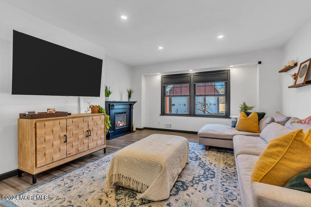 839 Lloyd Road Aberdeen, NJ 07747 - Photo 23 of 67 028_dsc03278-1