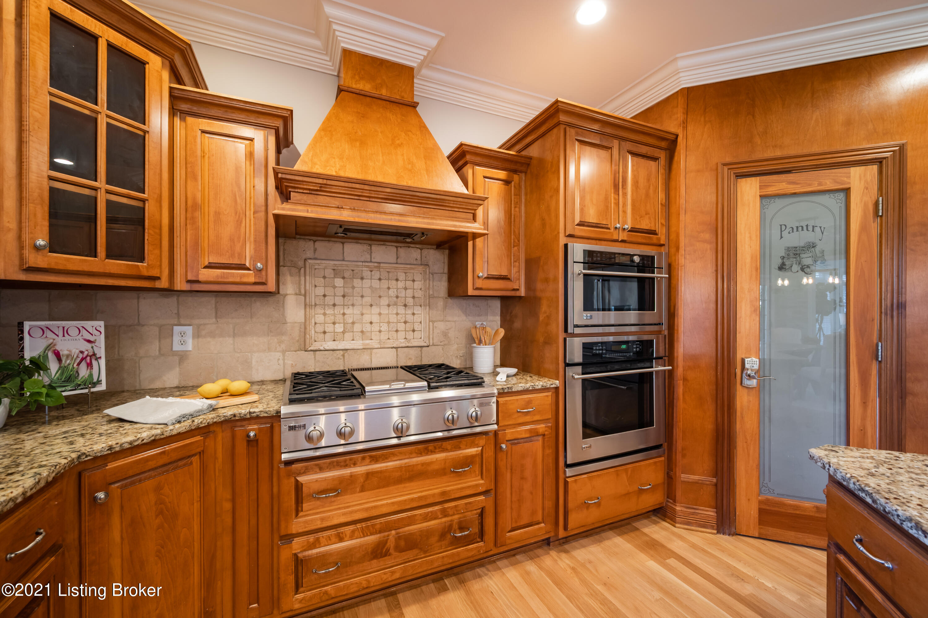 13518 Ridgemoor Drive Prospect, KY 40059 - Photo 18 of 58 Kitchen