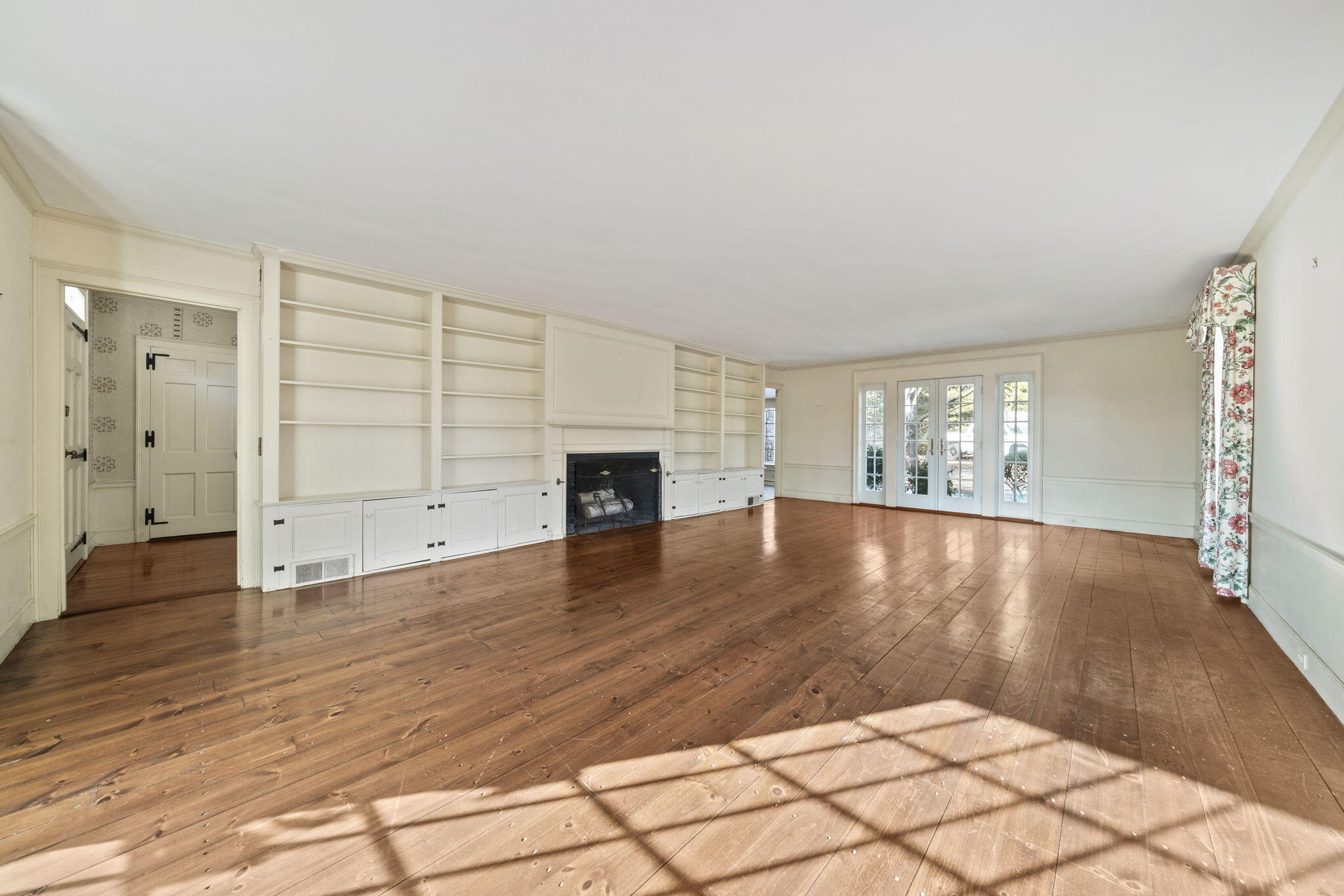 18 Winfield Way Osterville, MA 02655 - Photo 11 of 47 Living Room