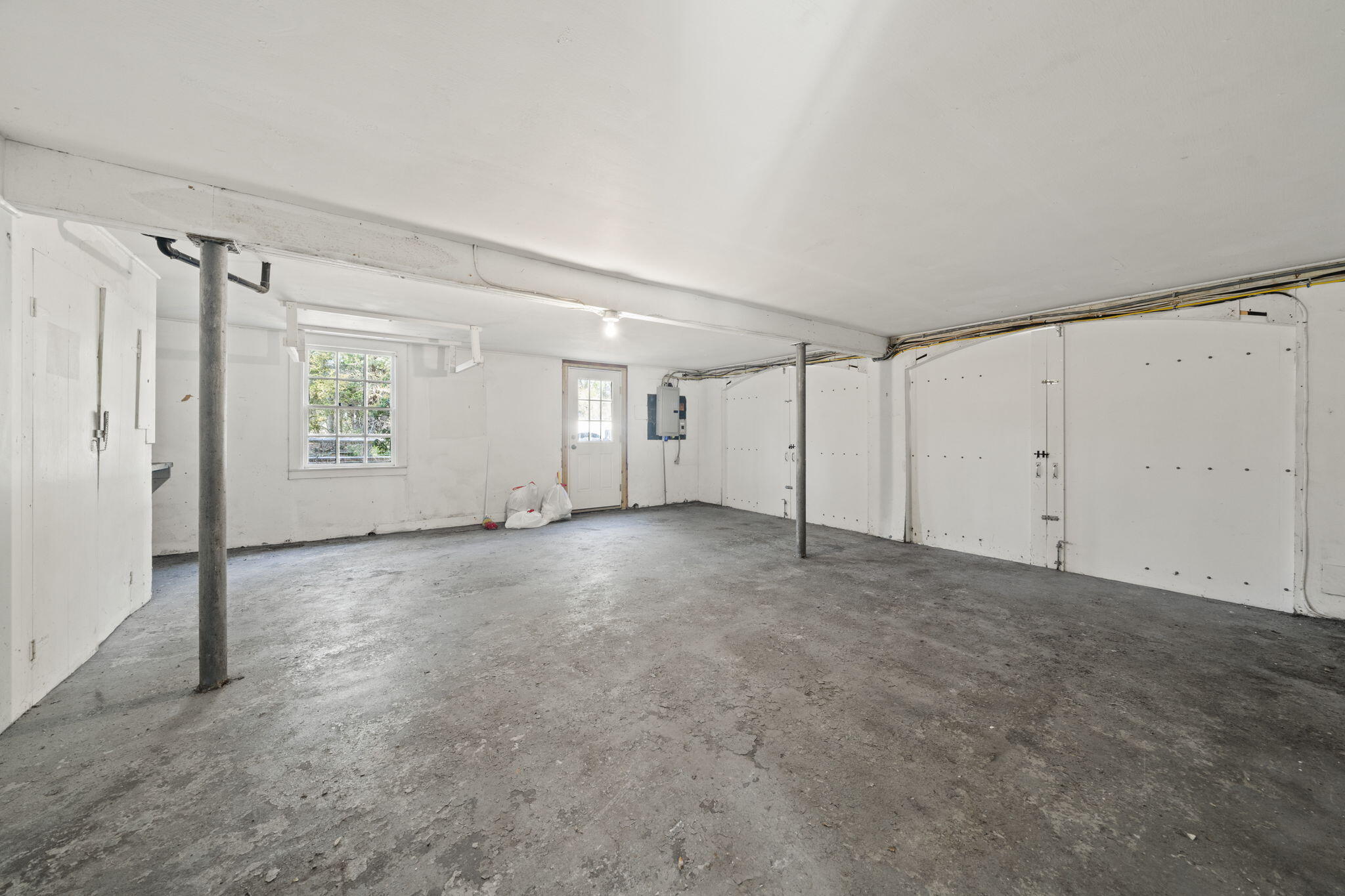 18 Winfield Way Osterville, MA 02655 - Photo 17 of 47 Garage