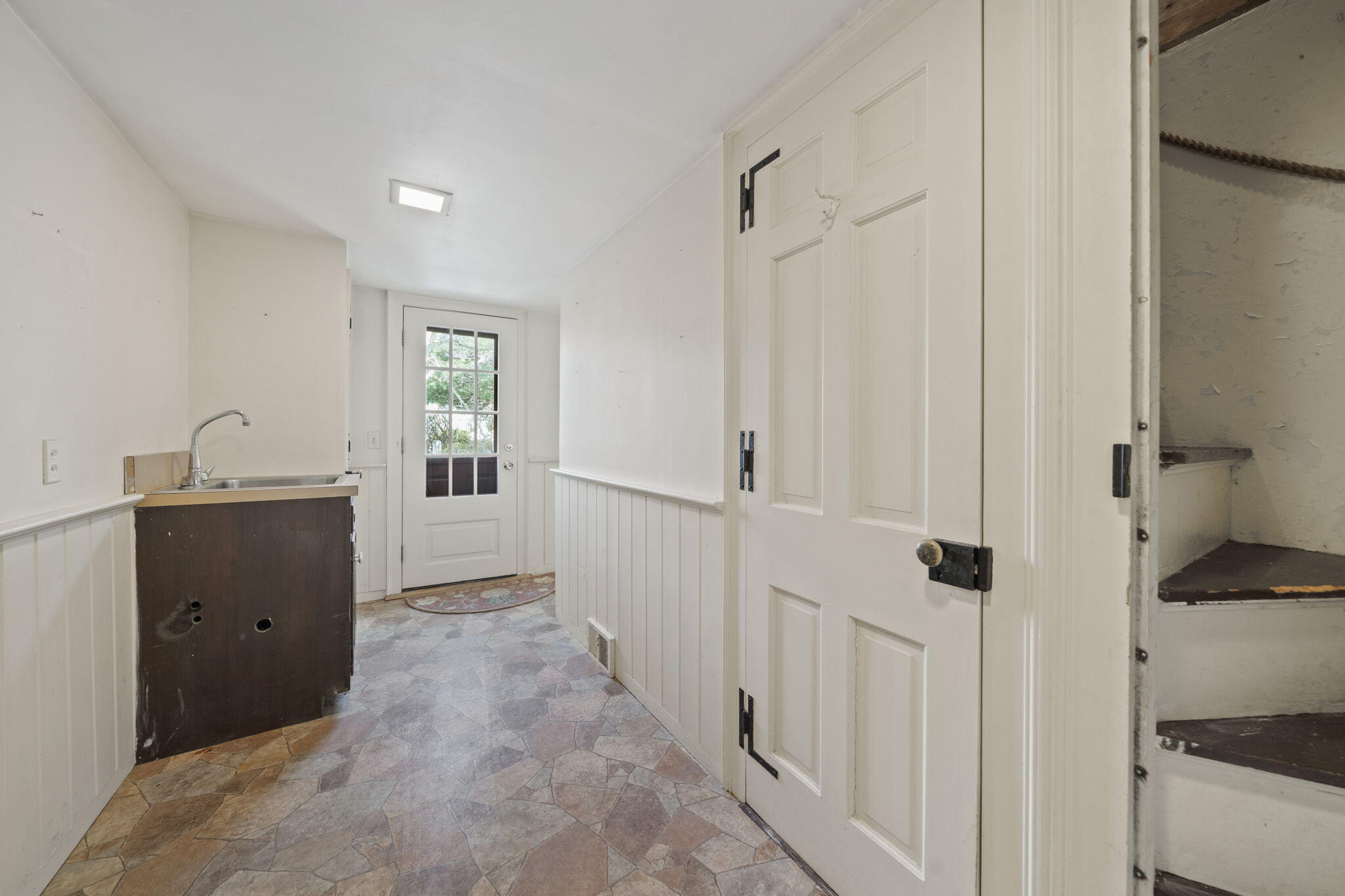 18 Winfield Way Osterville, MA 02655 - Photo 19 of 47 Mud Room