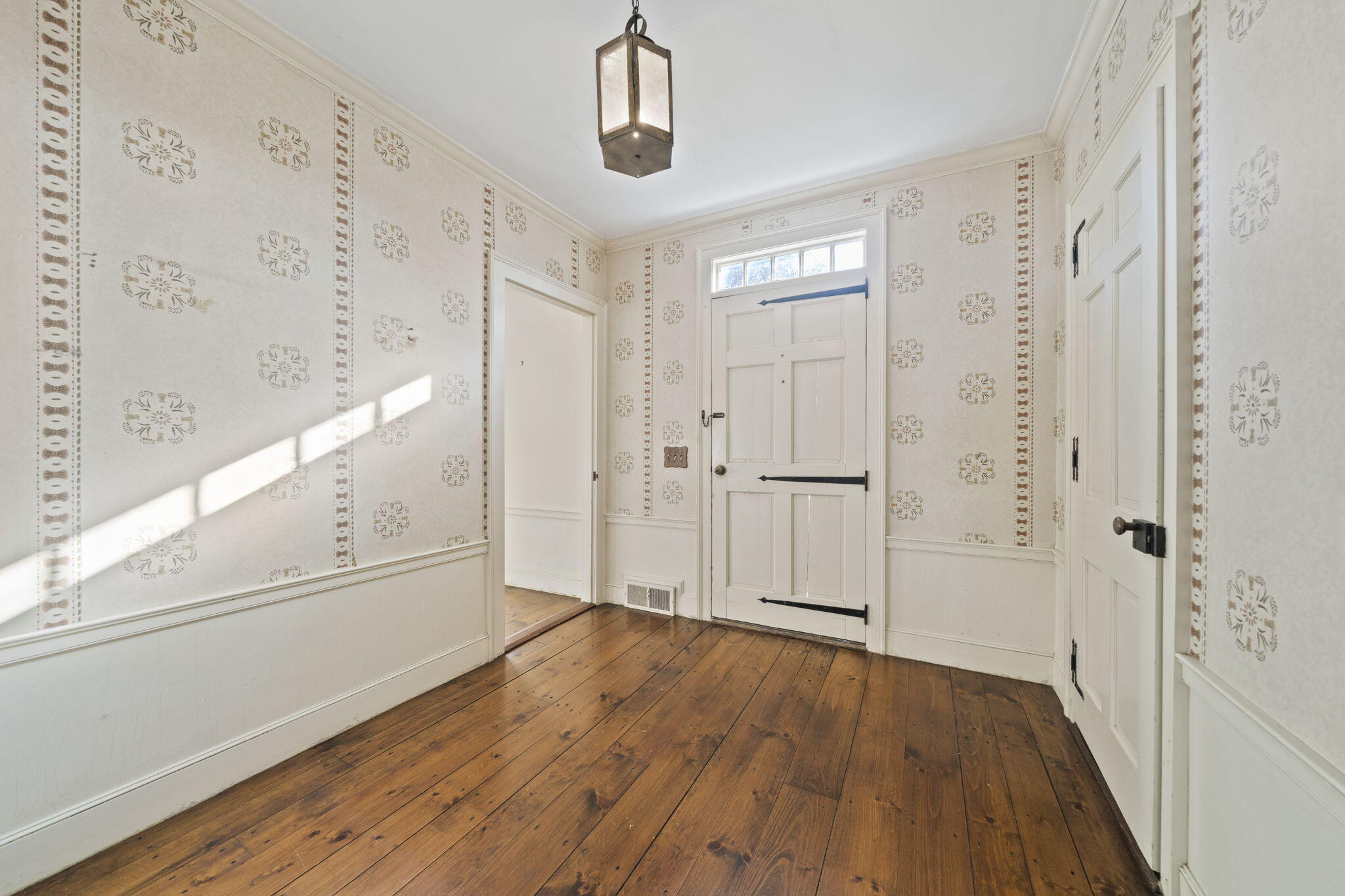 18 Winfield Way Osterville, MA 02655 - Photo 20 of 47 Hallway