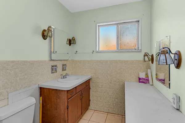 $140,000 | 325 Gentry Street, Park Forest, IL 60466