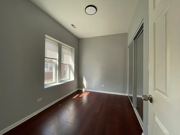 $1,400 | 1160 North Harding Avenue, Unit 3, Chicago, IL 60651