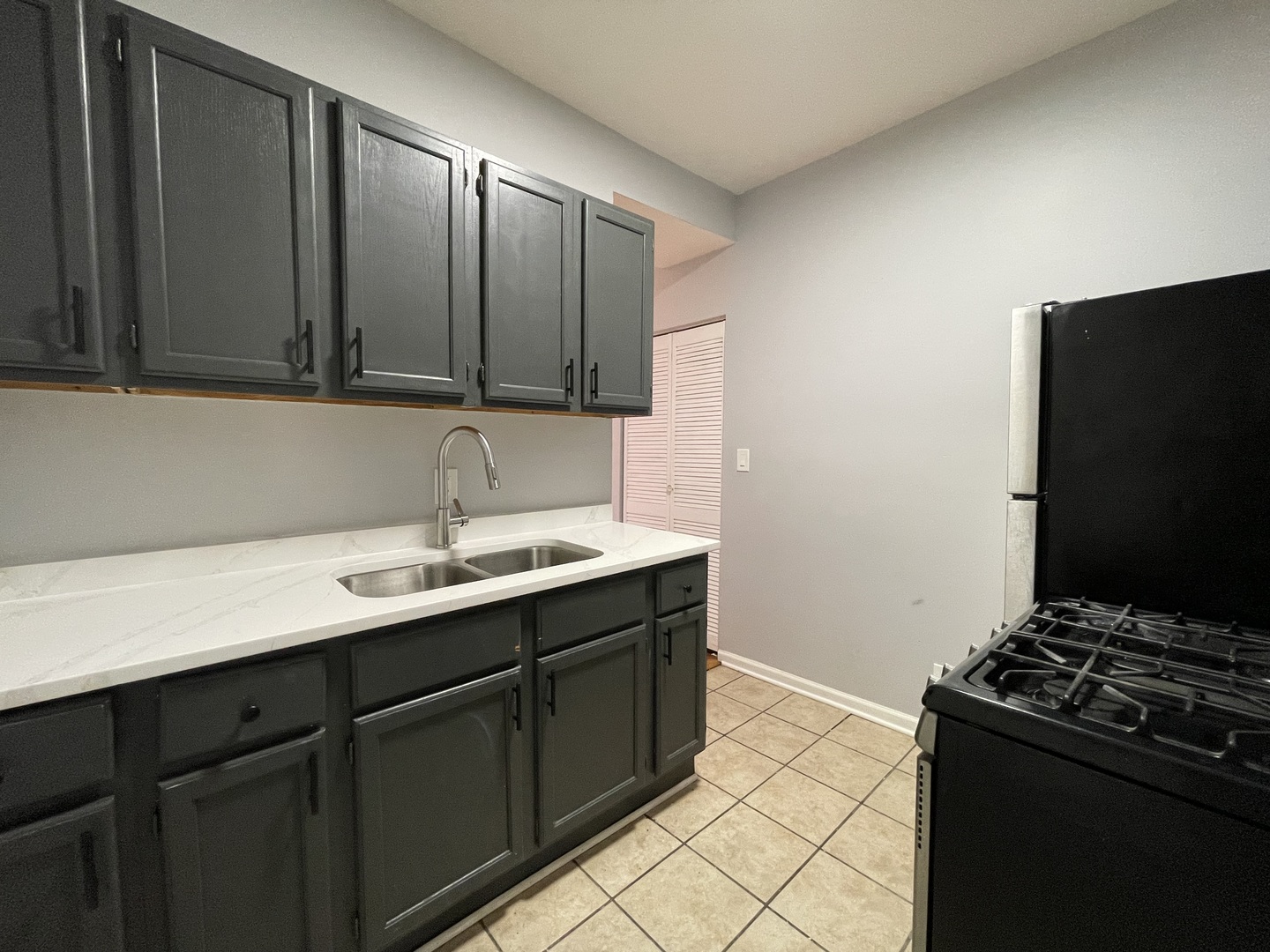 1160 North Harding Avenue, Unit 3 Chicago, IL 60651 - Photo 10 of 10