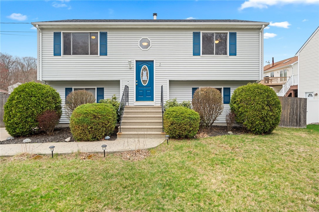 9 Iroquois Trail Cranston, RI 02921 - Photo 1 of 38