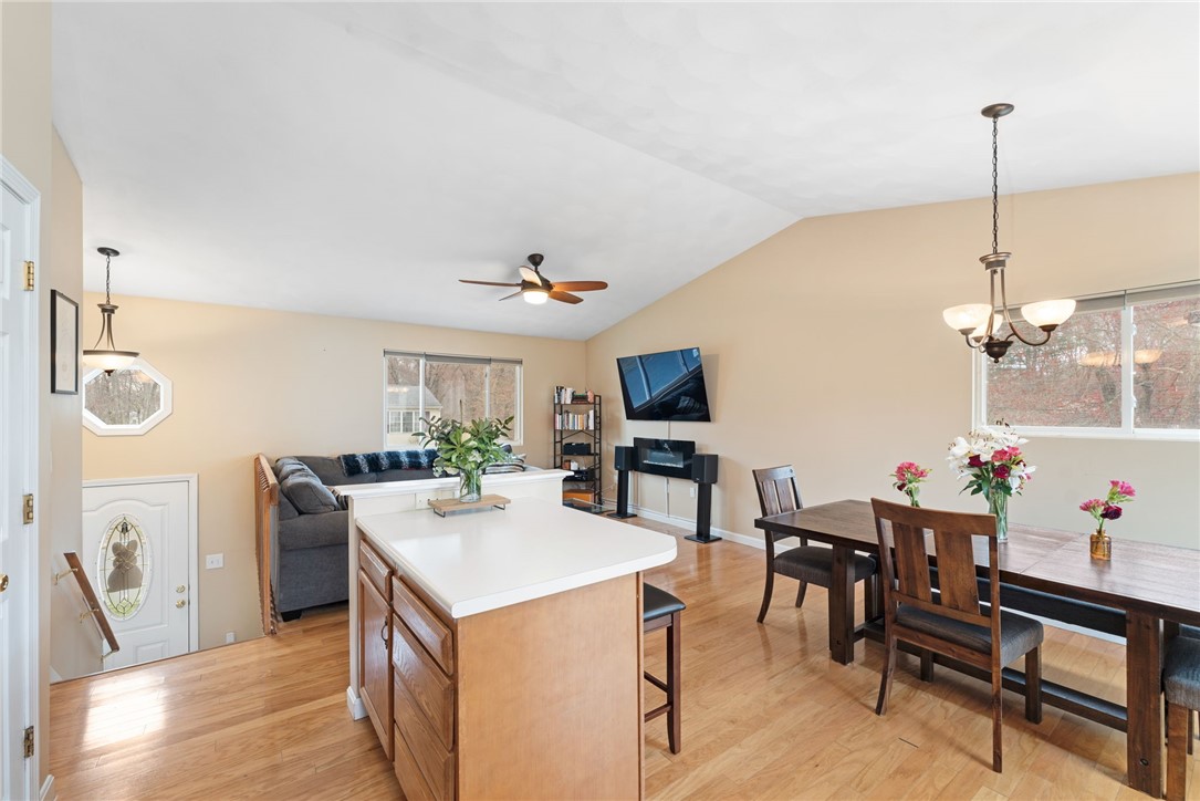 9 Iroquois Trail Cranston, RI 02921 - Photo 15 of 38