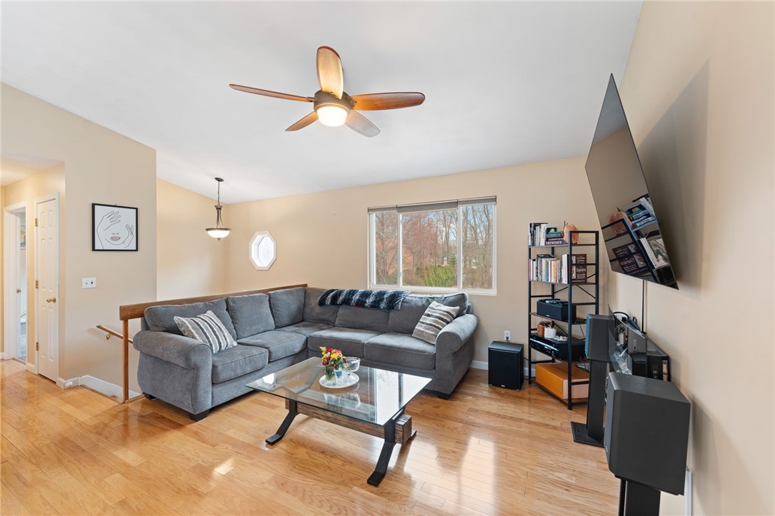 9 Iroquois Trail Cranston, RI 02921 - Photo 17 of 38