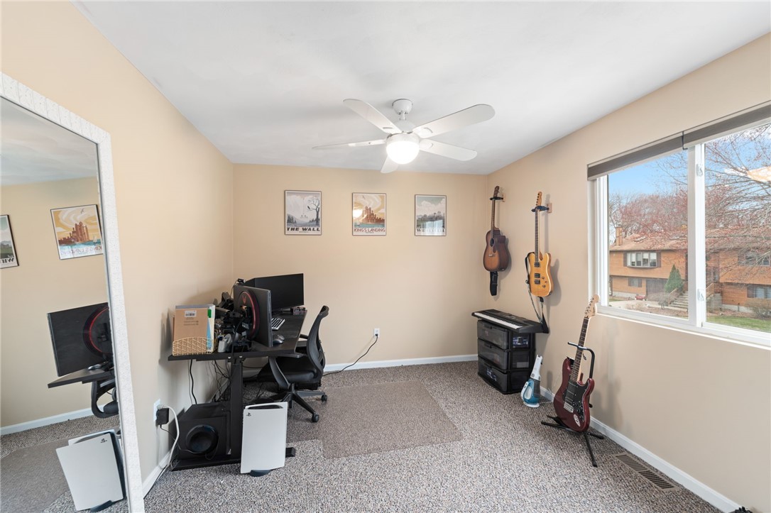 9 Iroquois Trail Cranston, RI 02921 - Photo 22 of 38