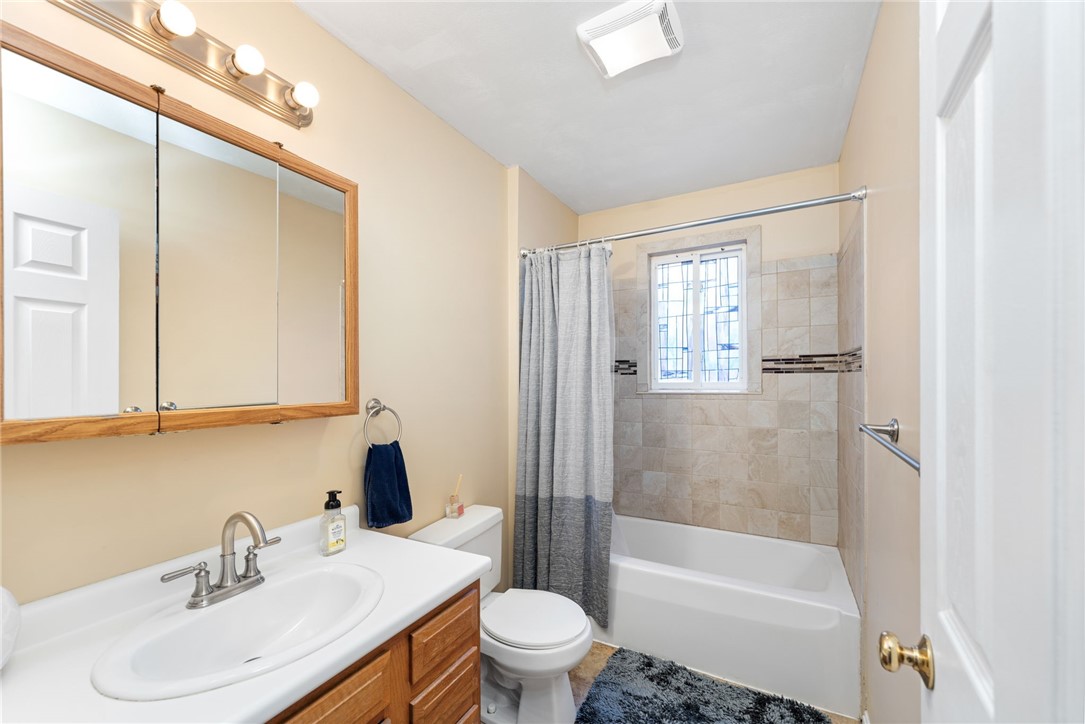 9 Iroquois Trail Cranston, RI 02921 - Photo 24 of 38