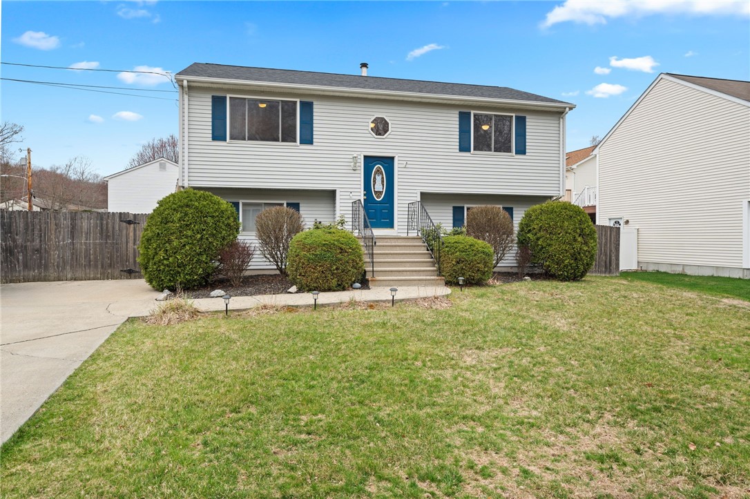 9 Iroquois Trail Cranston, RI 02921 - Photo 6 of 38