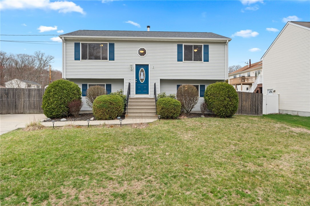 9 Iroquois Trail Cranston, RI 02921 - Photo 7 of 38