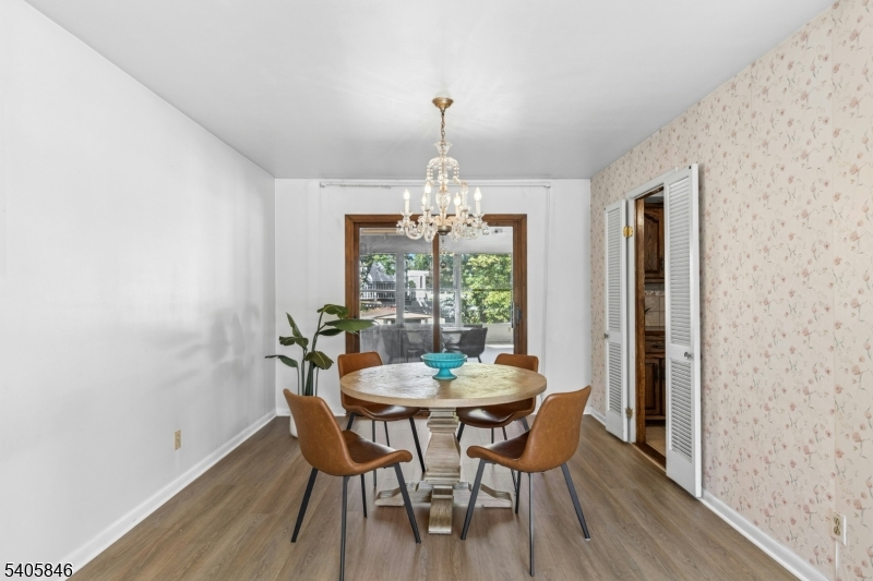 294 Mountain Avenue Springfield, NJ 07081 - Photo 11 of 21