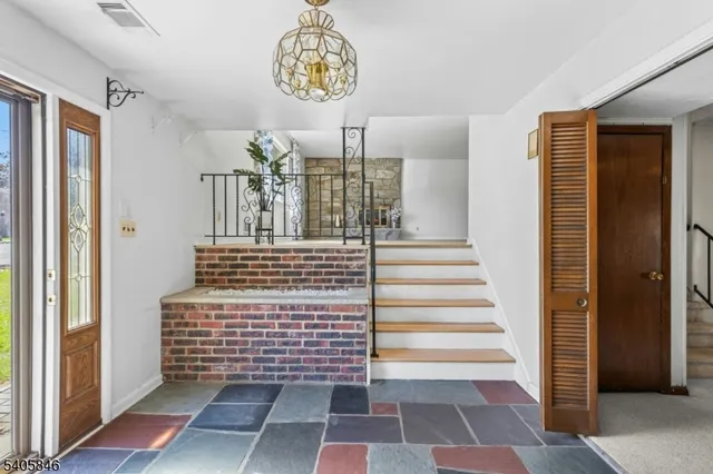 $695,000 | 294 Mountain Avenue, Springfield, NJ 07081