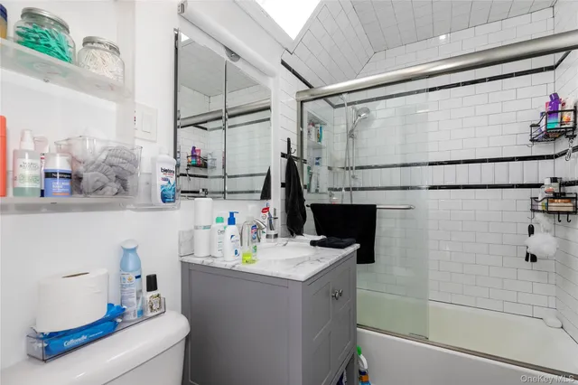 $3,200 | 8713 135th Street, Unit 3 | Kew Gardens