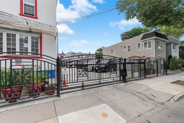 $3,065 | 8713 135th Street, Unit 3 | Kew Gardens