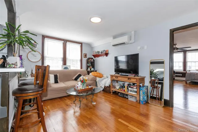 $3,200 | 8713 135th Street, Unit 3 | Kew Gardens