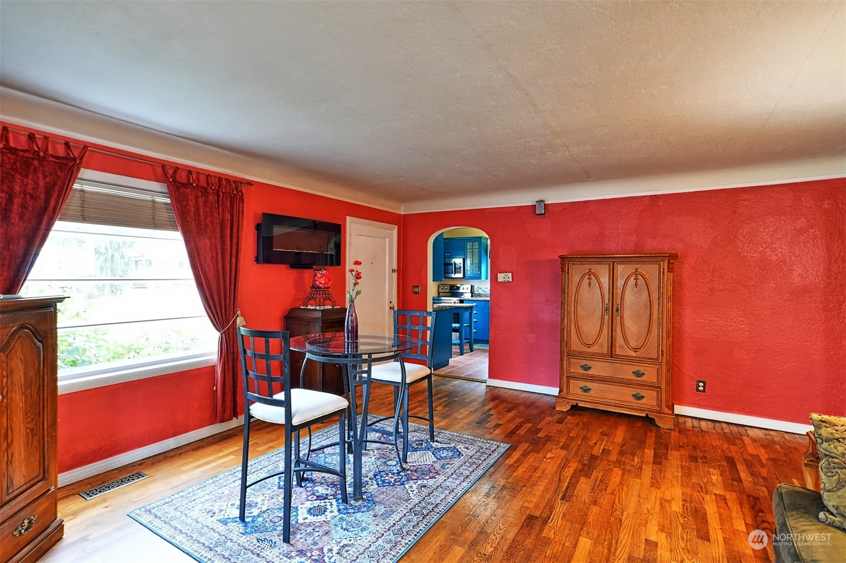 330 North Cabot Road Everett, WA 98203 - Photo 5 of 31 a dining room with furniture and wooden floor
