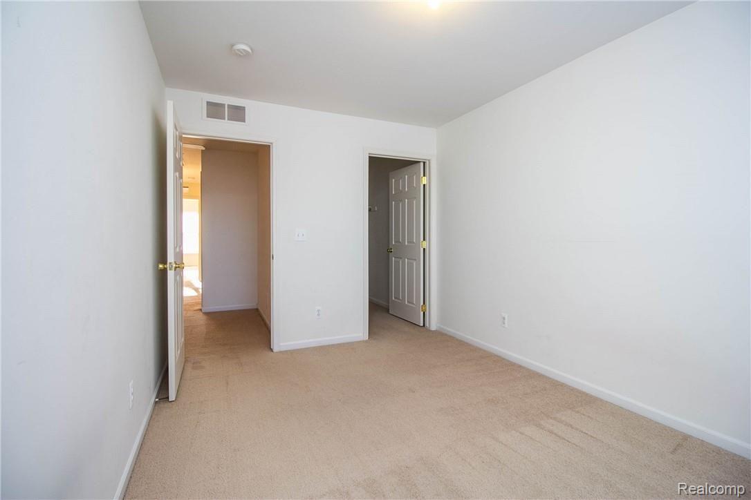 11794 Farmington Road, Unit 90 Livonia, MI 48150 - Photo 22 of 31 21.jpg