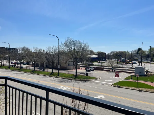 $395,000 | 40 East Northwest Highway, Unit 202, Mount Prospect, IL 60056