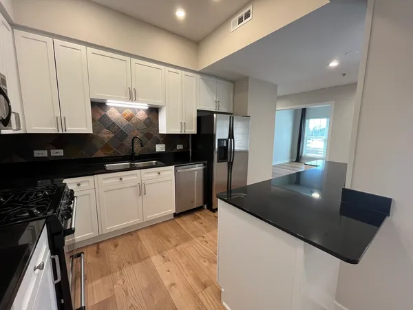 $395,000 | 40 East Northwest Highway, Unit 202, Mount Prospect, IL 60056